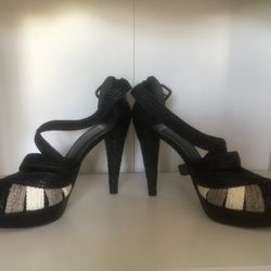 Stuart Weitzman Bradford Black Laniard Size 8
