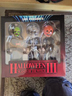 Mezco Halloween III living dead dolls set. New