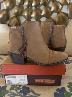 Ankle Suede Tan boots Size 9