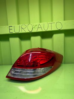 2013 2014 2015 2016 2017 HYUNDAI VELOSTER  Right Passenger Side Tail Light OEM