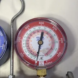 Test and changing manifold yellow jacket