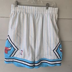 MICHAEL JORDAN BULLS NBA HARDWOOD CLASSICS MITCHELL & NESS SWINGMAN COLLECTION SHORTS