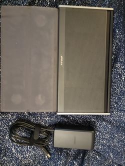 Bose SoundLink Bluetooth Mobile Speaker II Silver Black Model 404600 w/ Charger