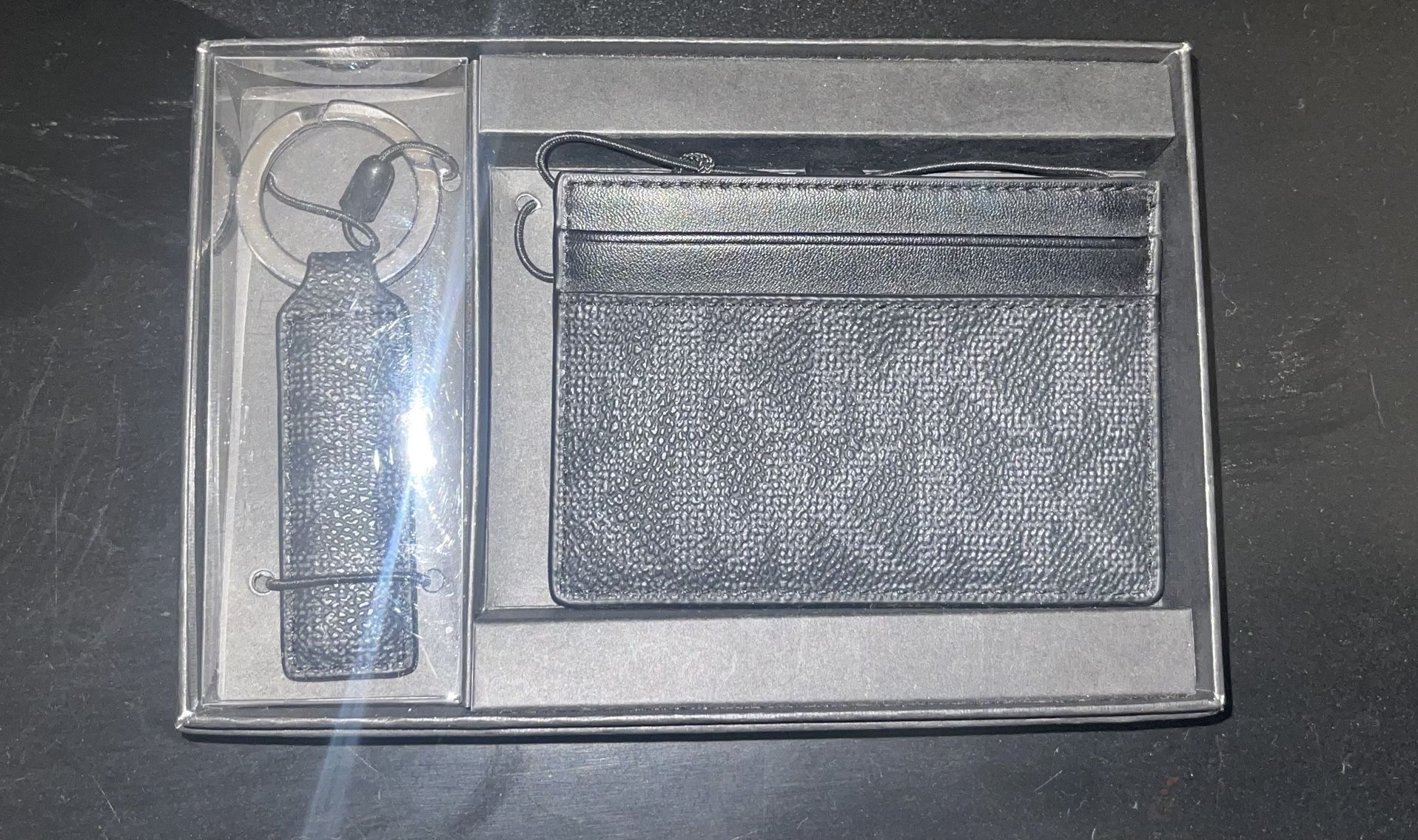 Michael Kors Wallet & Key Chain Combo