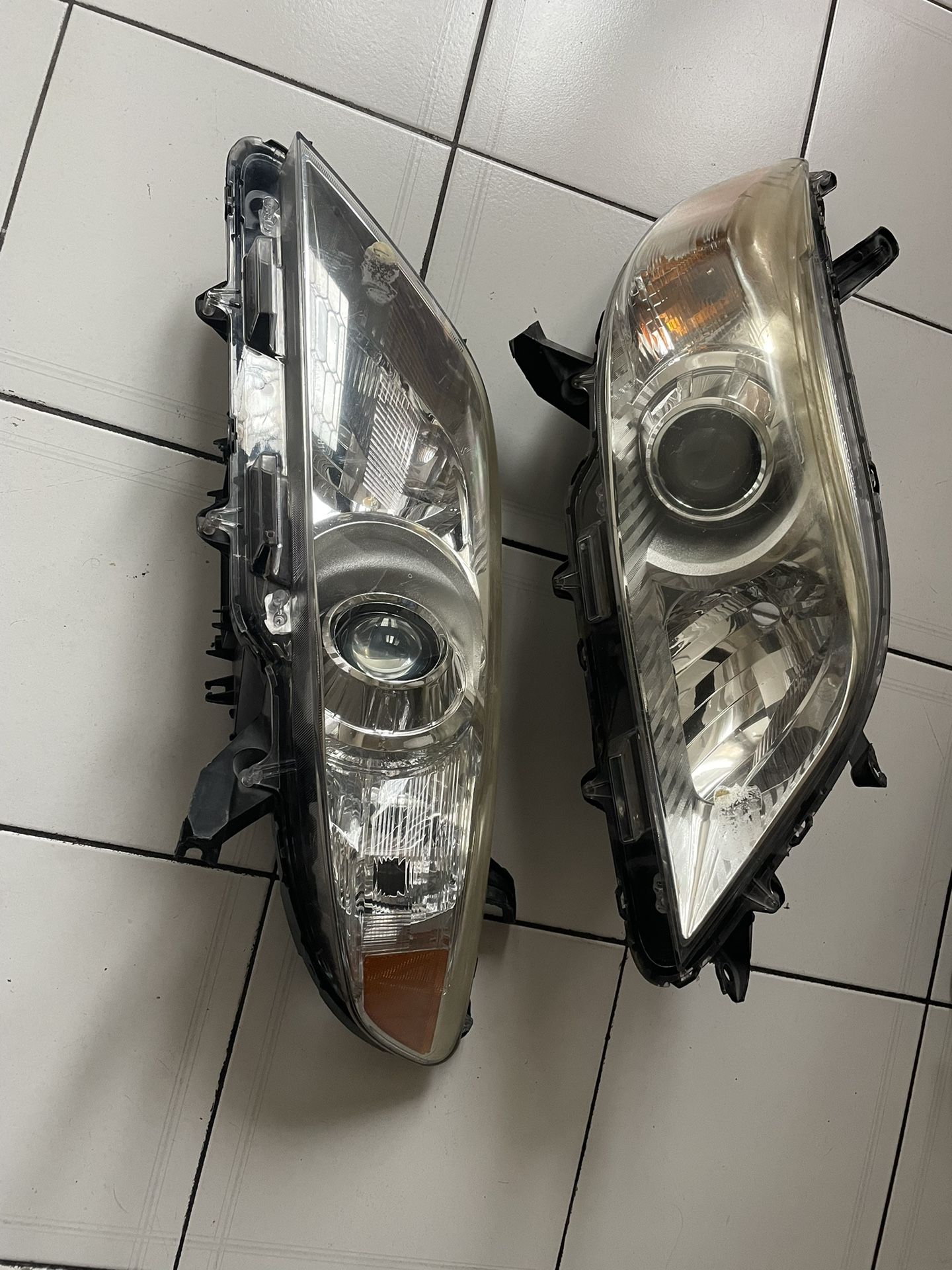 2012 Toyota Sienna Parts Head Lights RL Luces Delanteras