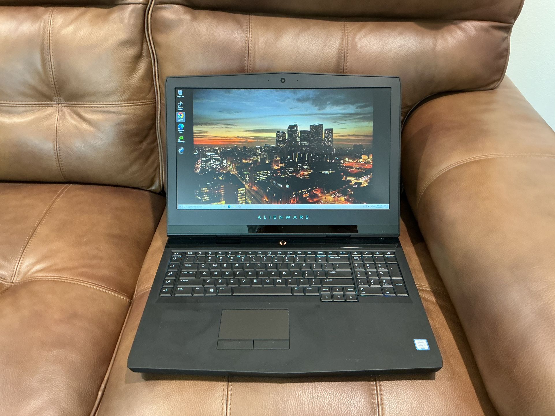 Excellent Working Condition Dell Alienware R4 laptop 15 inch