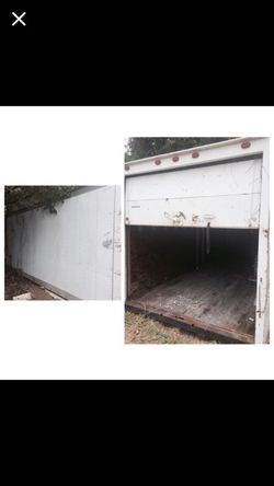 Enclosed trailer-pod type