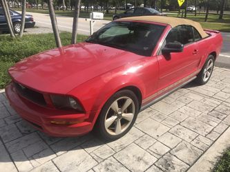 2008 Ford Mustang convertible v6 premium leather
