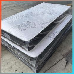 Twin size mattress/ Colchon