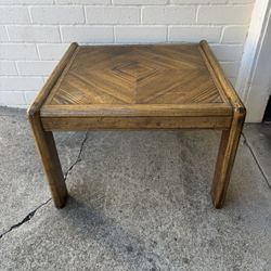 Vintage Table / side table by Salem House in excellent condition 
