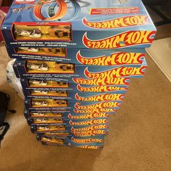 24- Hot Wheels Double Loop Dash Drag Racing with 2 Vehicles Playset