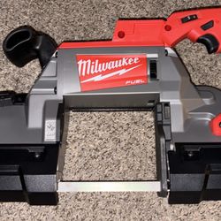 Milwaukee M18 Fuel Bandsaw 44-7/8”