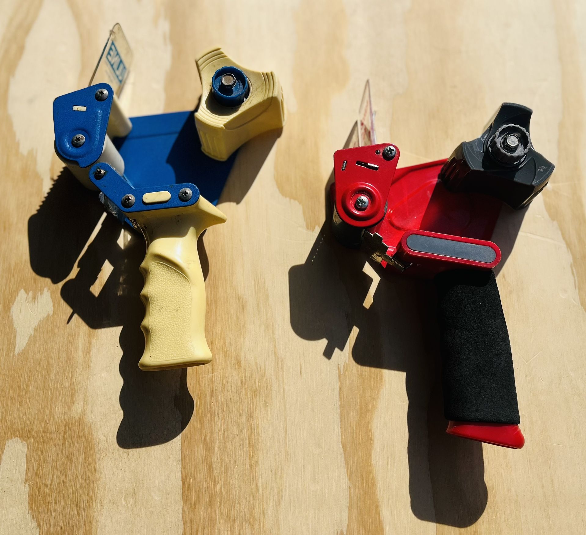 Uline H-150 2-inch industrial side-loading tape dispenser & Scotch Heavy Duty 2” Packaging Tape Dispenser! Price Is For The Pair! 