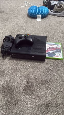 Xbox 360 E (Working) With 1 Controller and the charging cable