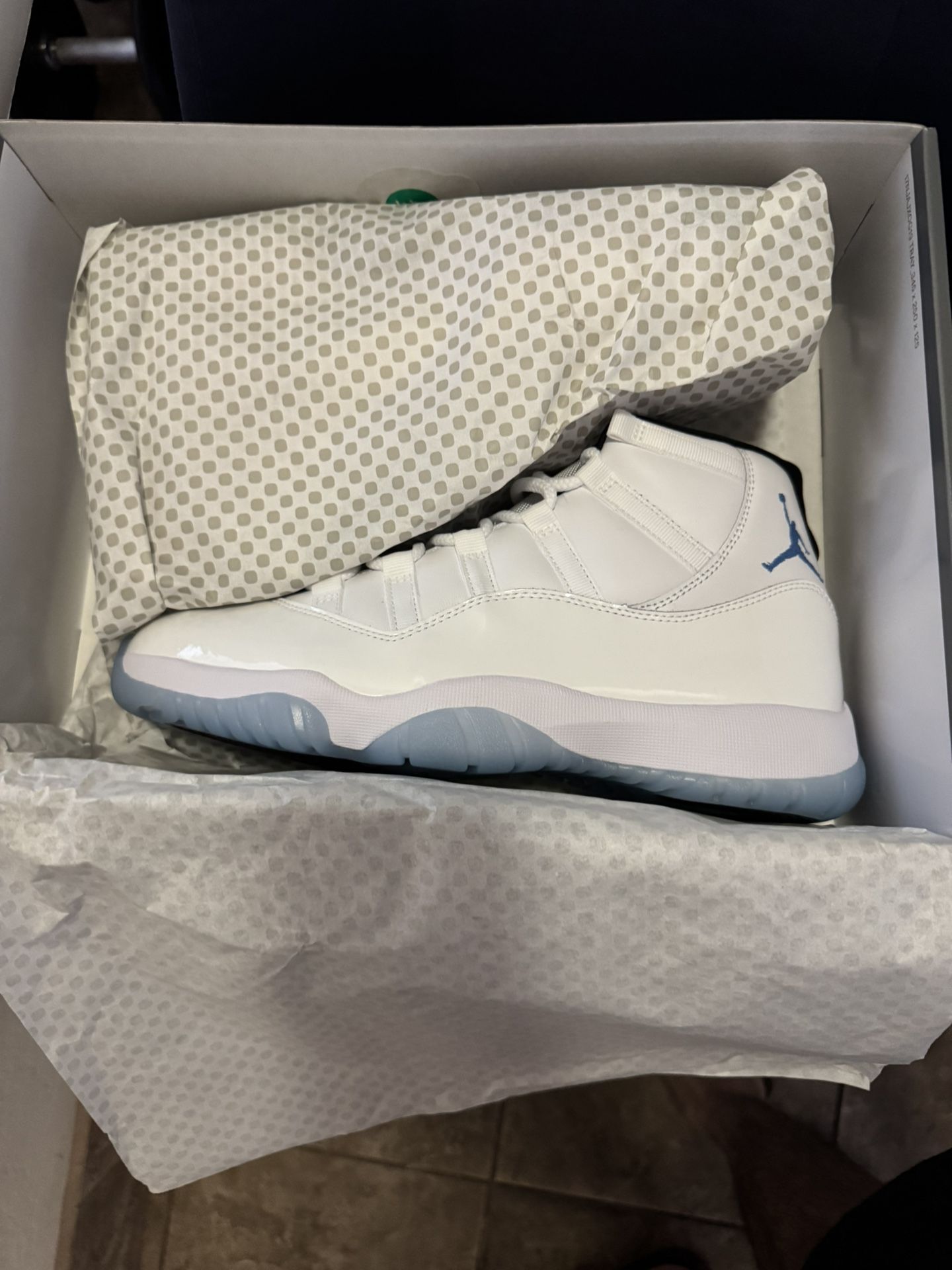 Air Jordan 11 Legend Blue