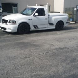 Ford - F150 Lightning 