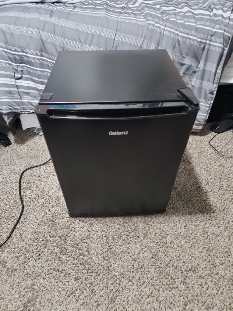 GALANZ Minifridge (New)