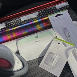 Mini But Mighty Cricut W/ Accessories 
