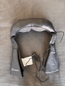 Neck and shoulder massager with heat