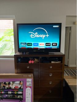Vizio TV 42” with Apple TV