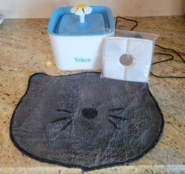 Veken Pet Drinking Fountain w/ Mat & NEW Filter
