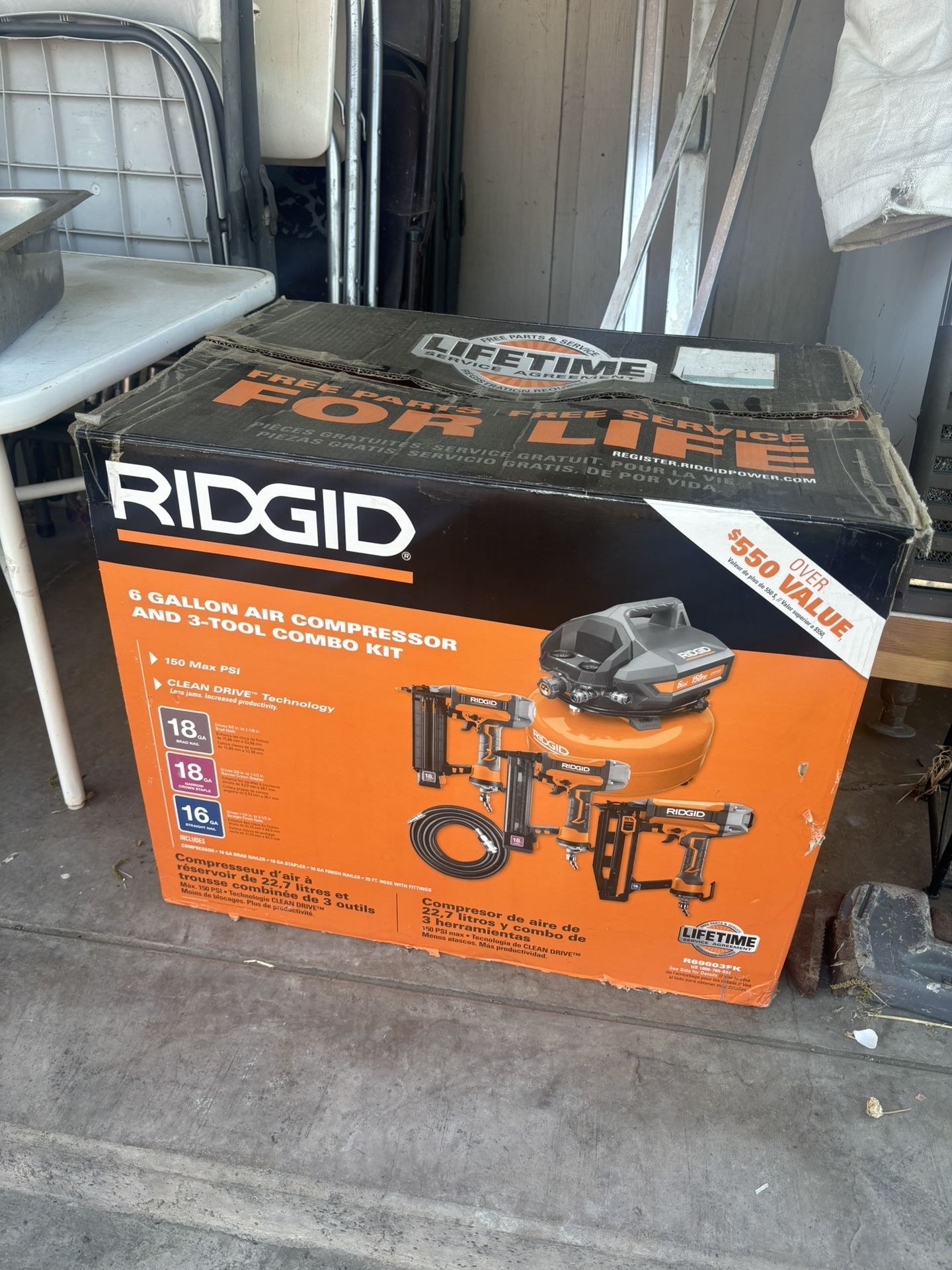 RIDGID 6 gallon air compressor & 3 tool-combo kit