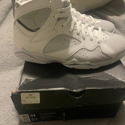 DS Jordan 7 Retro - White / Metallic Size 11