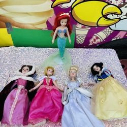Porcelain Disney Princess $50 all 5 FIRM “51ave and Glendale “