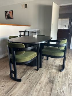 Dining Table & 4 Chairs