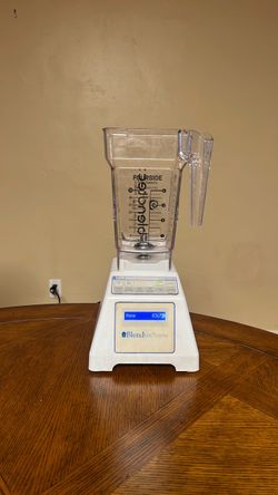 Blendtec Total Blender, low use, with bonus brand new 75 ounce FourSide jar and two lids