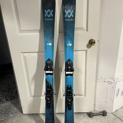 Like New Vokl Skis - Yumi 84 147cm