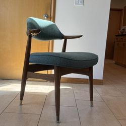 Mid-Century Modern Paoli Curved Back Chairs (x2)