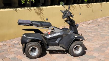 Electric  golf resort vehicle (Ellwee)
