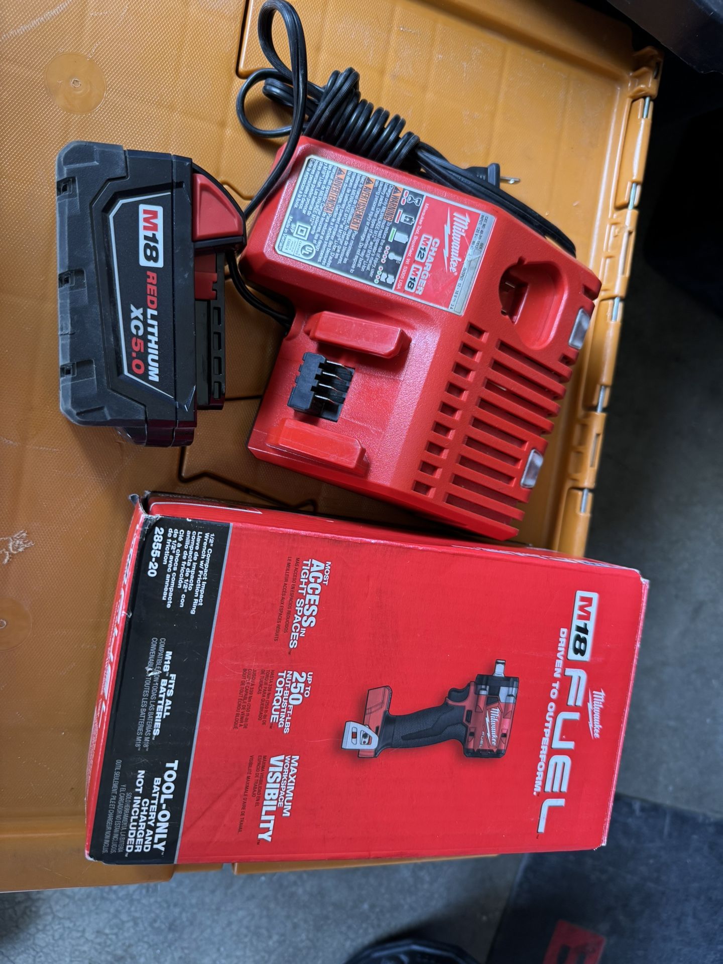 BRANDNEW 1/2” IMPACT WRENCH KIT