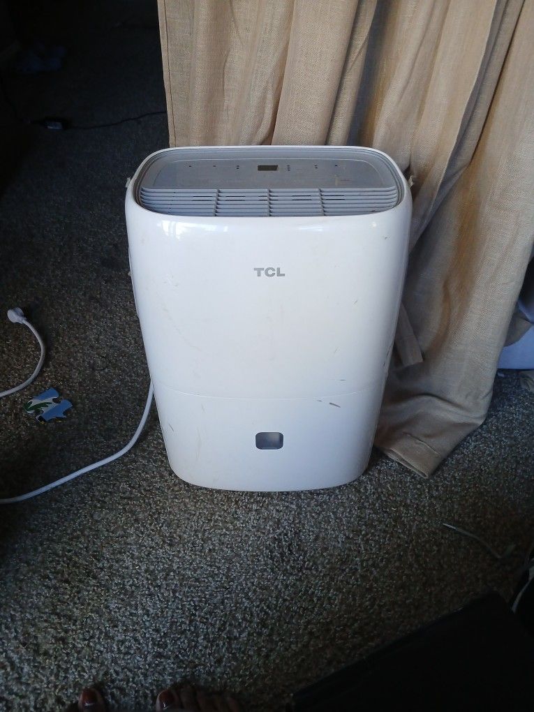 TCL ?Pint Dehumidifier