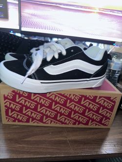 Vans Knu Skool - Size 4 - READ DESCRIPTION