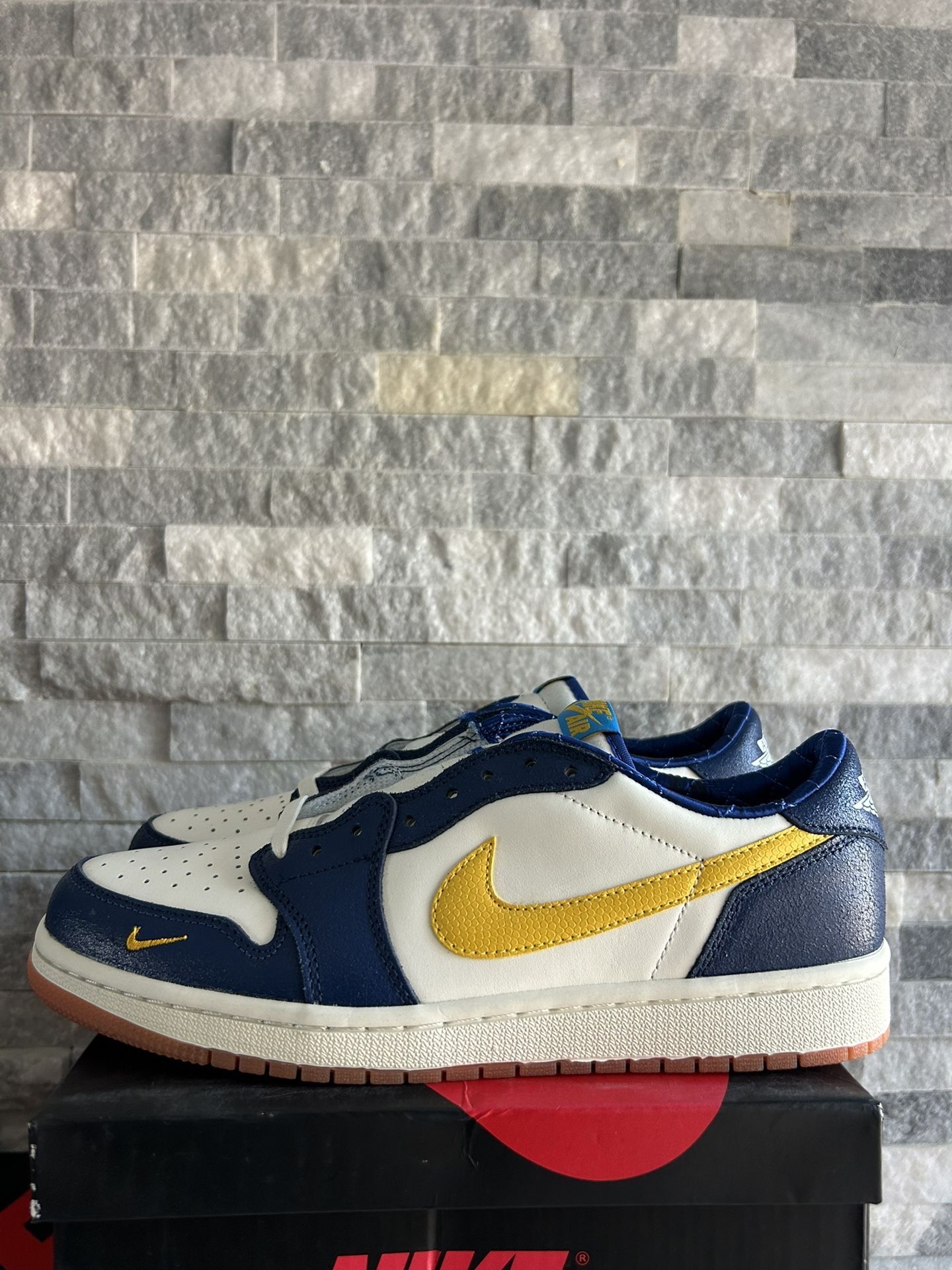 Jordan 1 Low PE