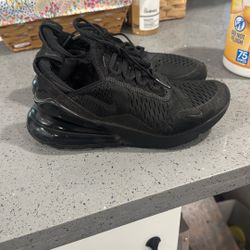 All Black Women’s Nike Air max 270