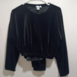 Women's sweat suit size medium