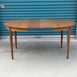 Vintage Mid Century Modern Walnut Dining Table By Broyhill, C1960s