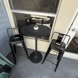 Patio Table/Stool Set 
