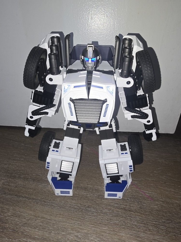 Robosen T9E – Auto Transforming Robot with Voice Control & App Integration Brand New
