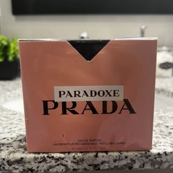 Prada Paradoxe Perfume