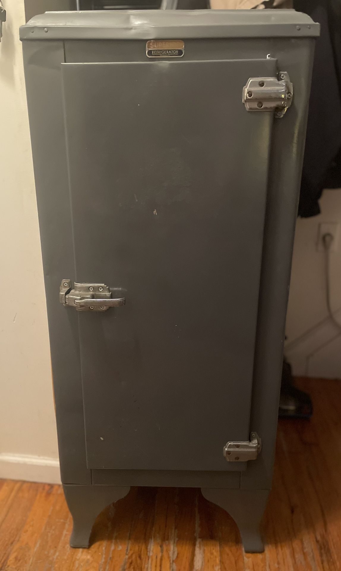 Vintage 1940s General Motors Refrigerator