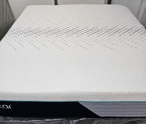 LIKE NEW! Nectar Premier Hybrid Cal-King Mattress - Delivery Available!
