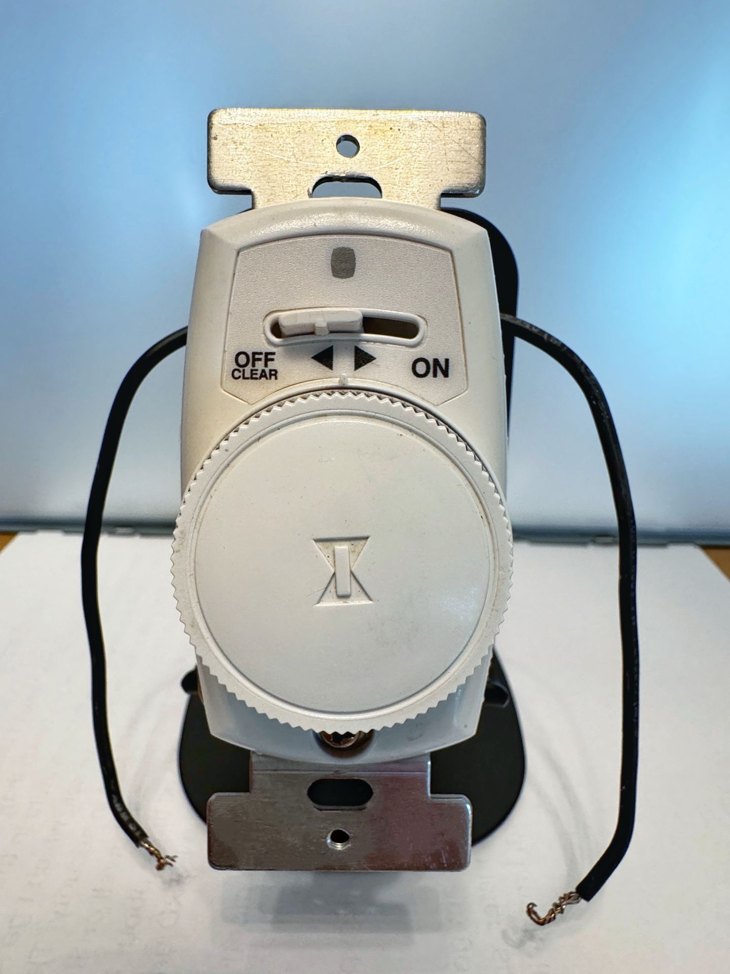EJ351 Programmable wall mounted timer