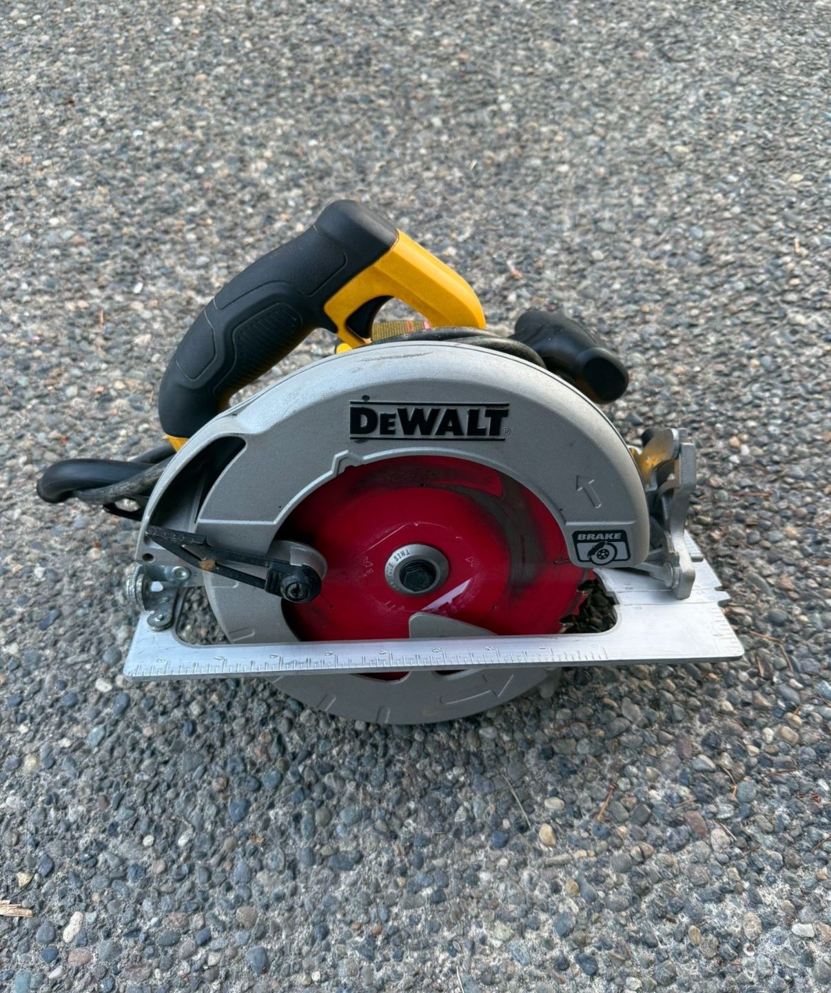 Dewalt 15amp Skilsaw 7 1/4in.