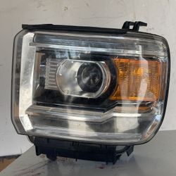2017-2019 GMC L HEADLIGHT