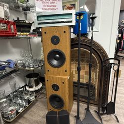 Speaker equipment / Equipo de sonido