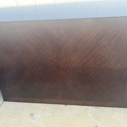 Dining/kitchen Table 